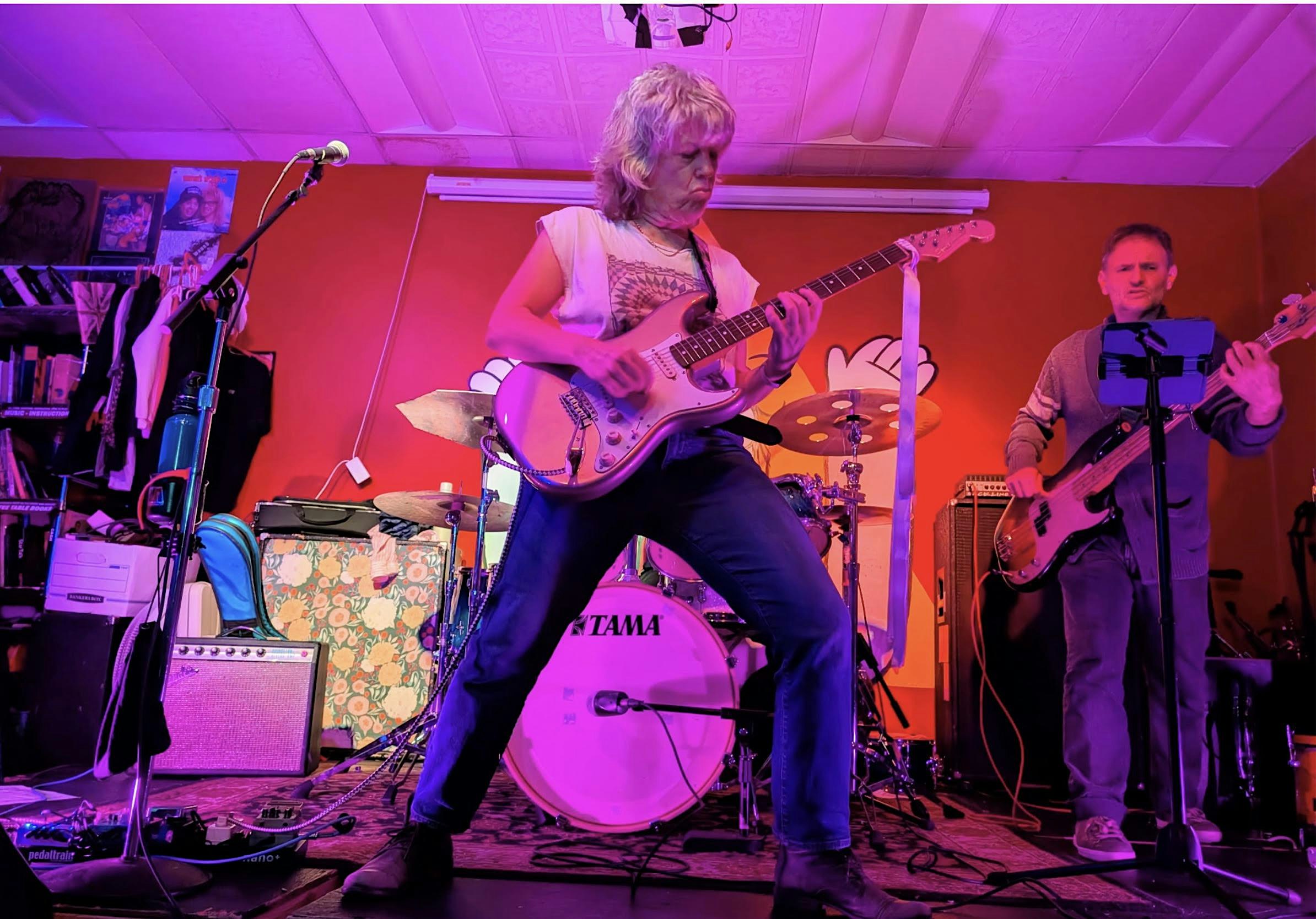 VIVA Rock & Roll – INSIDE – FREE - Live Music at Smiley’s Schooner Saloon, Hotel & Kitchen